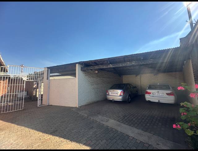 655M² WAREHOUSE FOR SALE IN DRIEHOEK